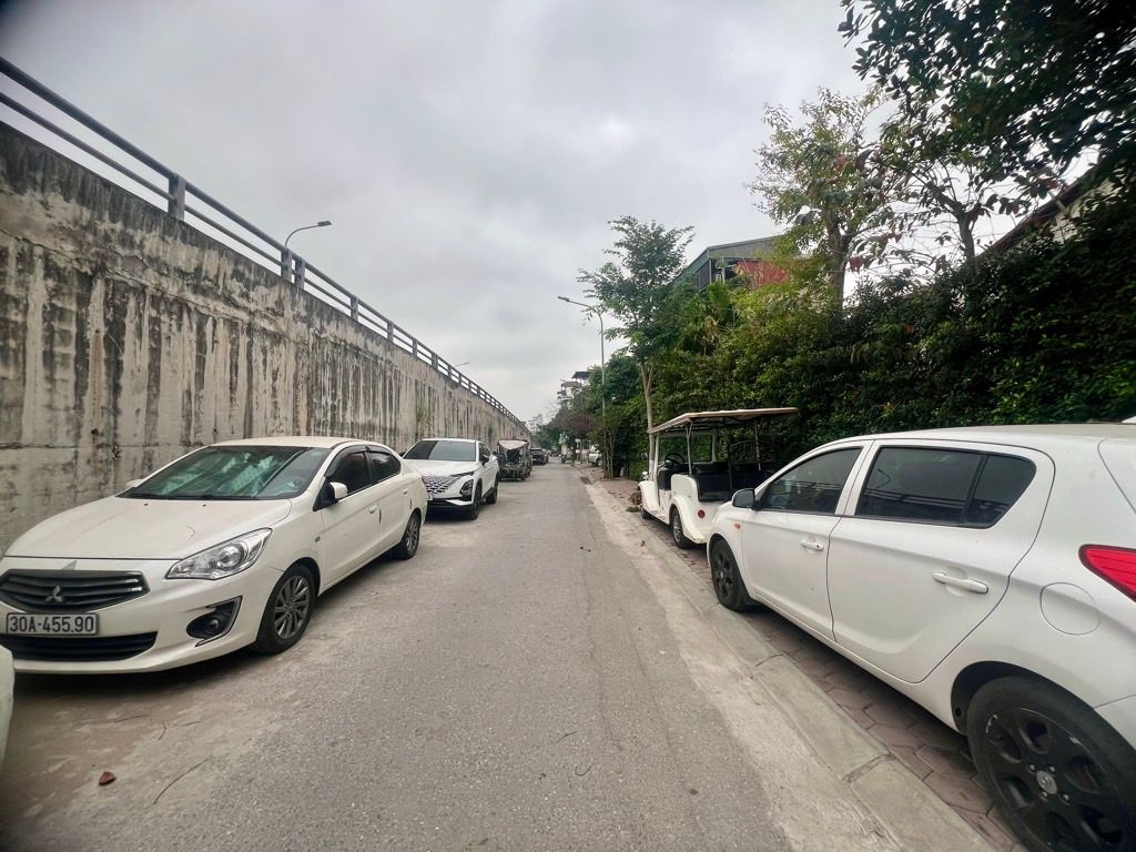 bán đất ngõ 30 ngọc thuỵ 70m ngõ thông, oto chỉ 8 tỷ còn tl.. 4