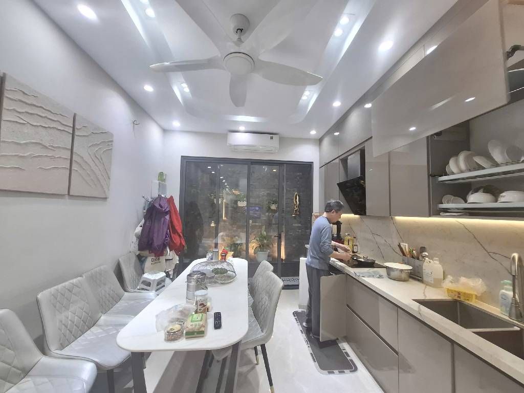 Cần bán Nhà mặt tiền đường Tân Mai, Phường Tân Mai, Diện tích 73m², Giá 22.5 Tỷ