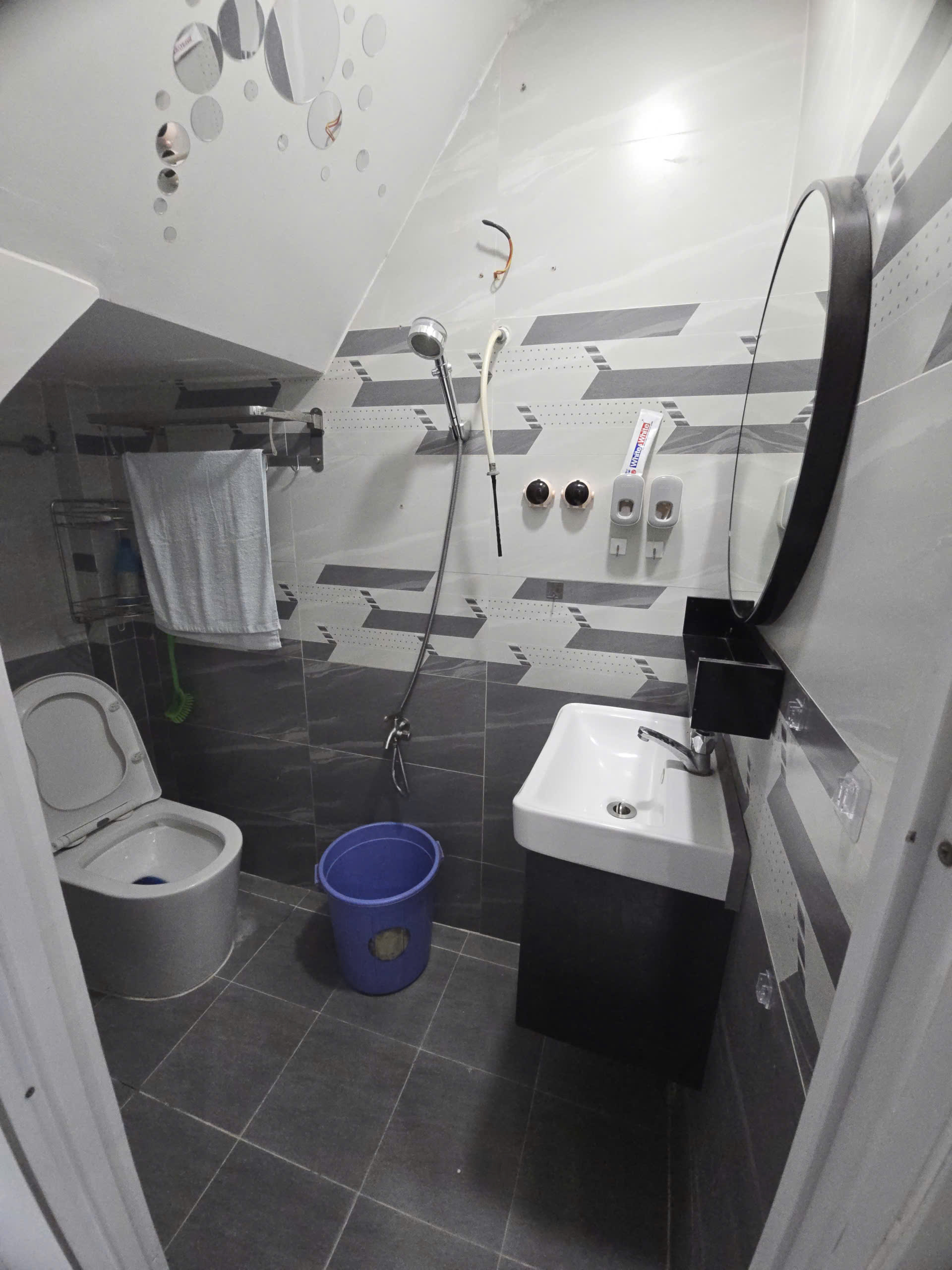 GIÁP AEON MALL TÂN PHÚ - 22M2 - 2 TẦNG BTCT 2PN - CHỈ 3.25 TỶ 4