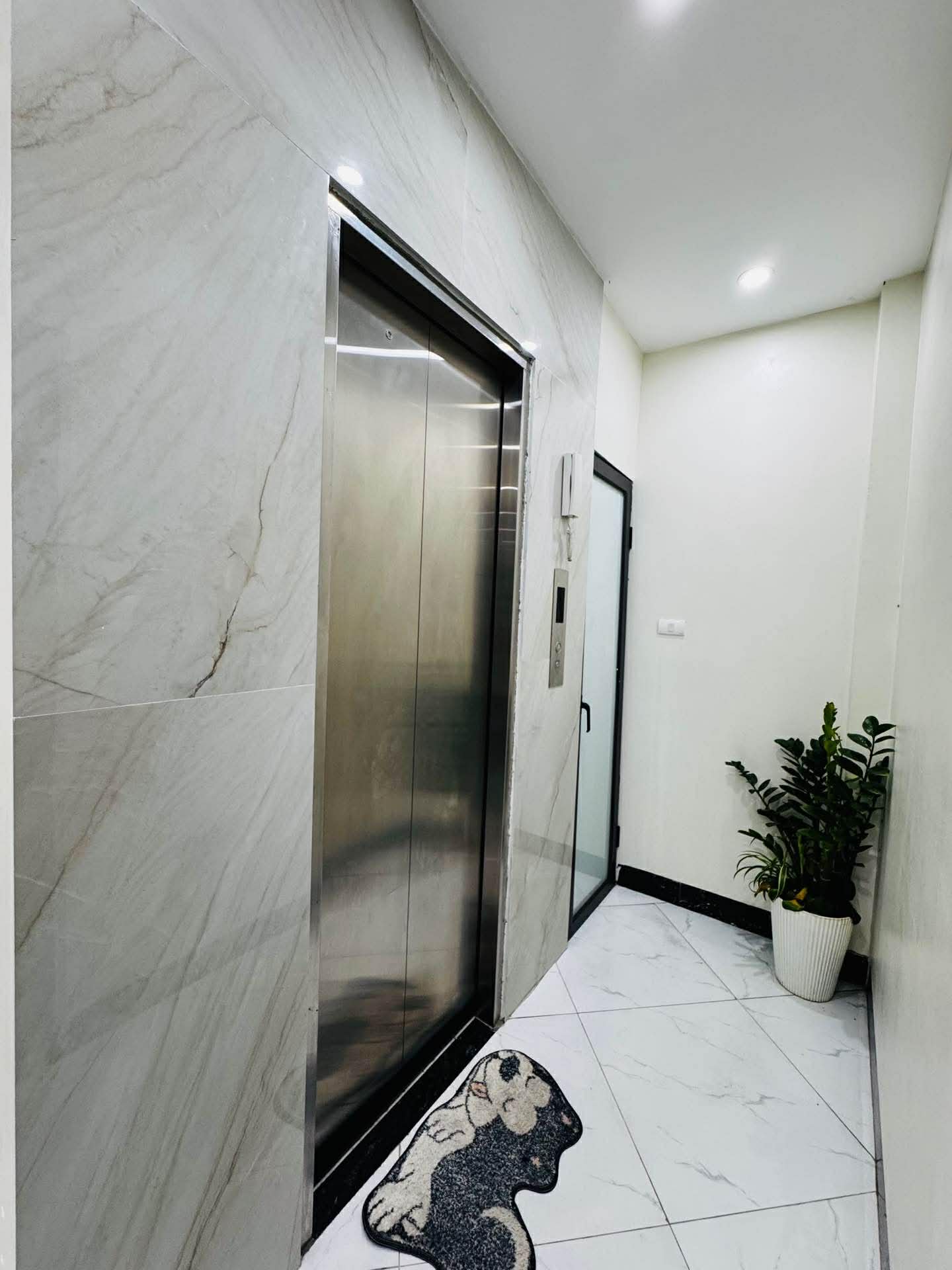 nhà đẹp Ngọc Lâm, 7 tầng, thang máy, ôtô, ngõ thông 3