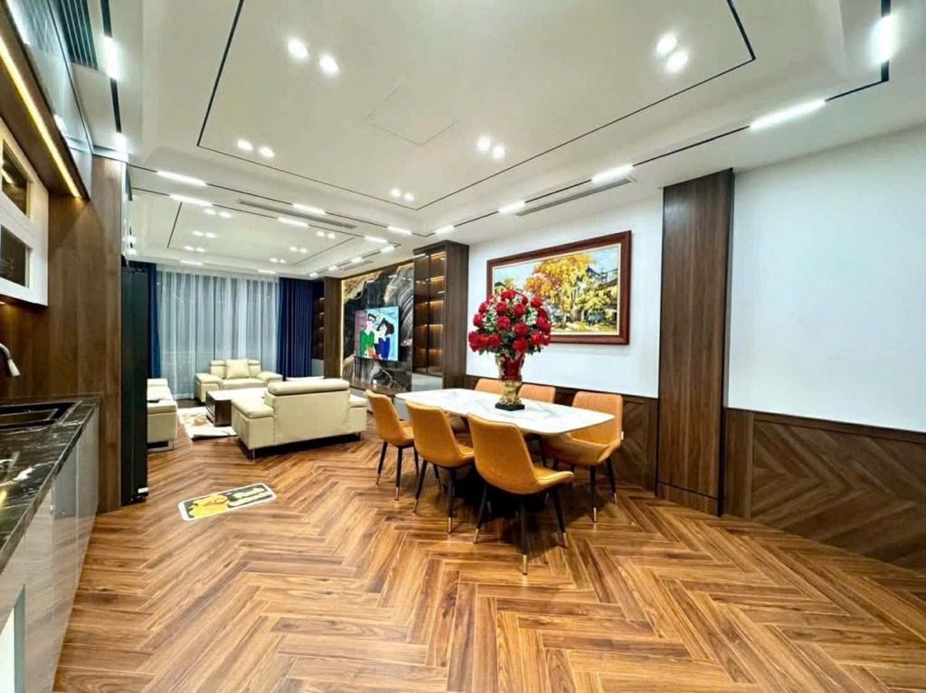 Cần bán nhà ngõ 24 Ngọc Lâm, 58m x 6T gara thang máy, kinh doanh nhỏ. ở luôn 2