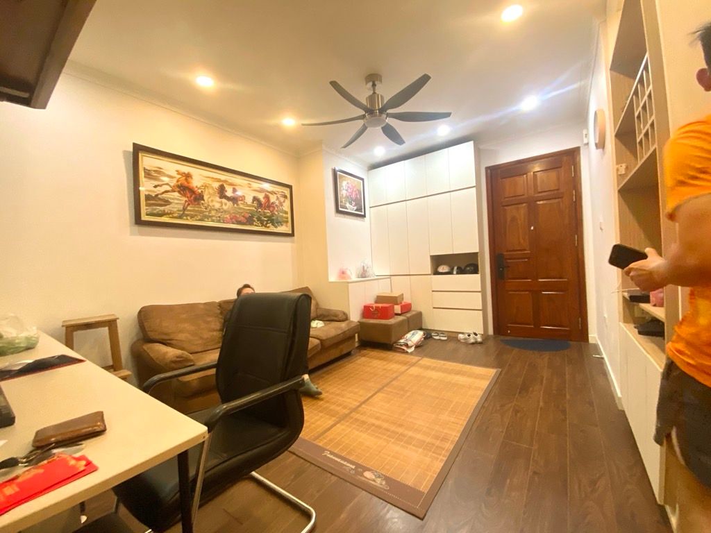 Bán căn hộ đẹp ngõ 28 Xuân La lô góc 64m2-3N1VS- giá 6,55 tỷ 2