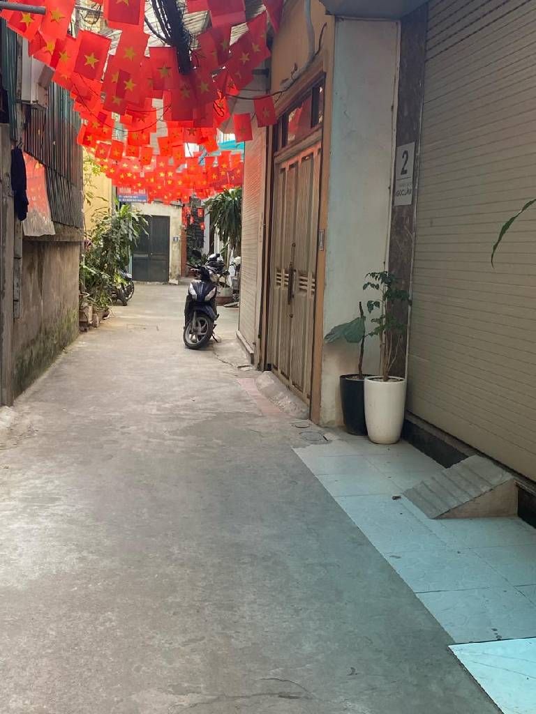 Bán đất tặng nhà 2T Ngọc Lâm, oto vào 40m vuông đẹp giá đầu tư ! 2