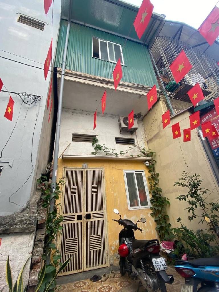 Bán đất tặng nhà 2T Ngọc Lâm, oto vào 40m vuông đẹp giá đầu tư ! 3