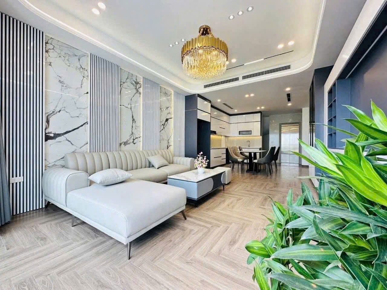 BÁN NHÀ MẶT CHỢ THẠCH BÀN -CỔ LINH -KINH DOANH- VỈA HÈ -OTO TRÁNH - THANG MÁY. 4