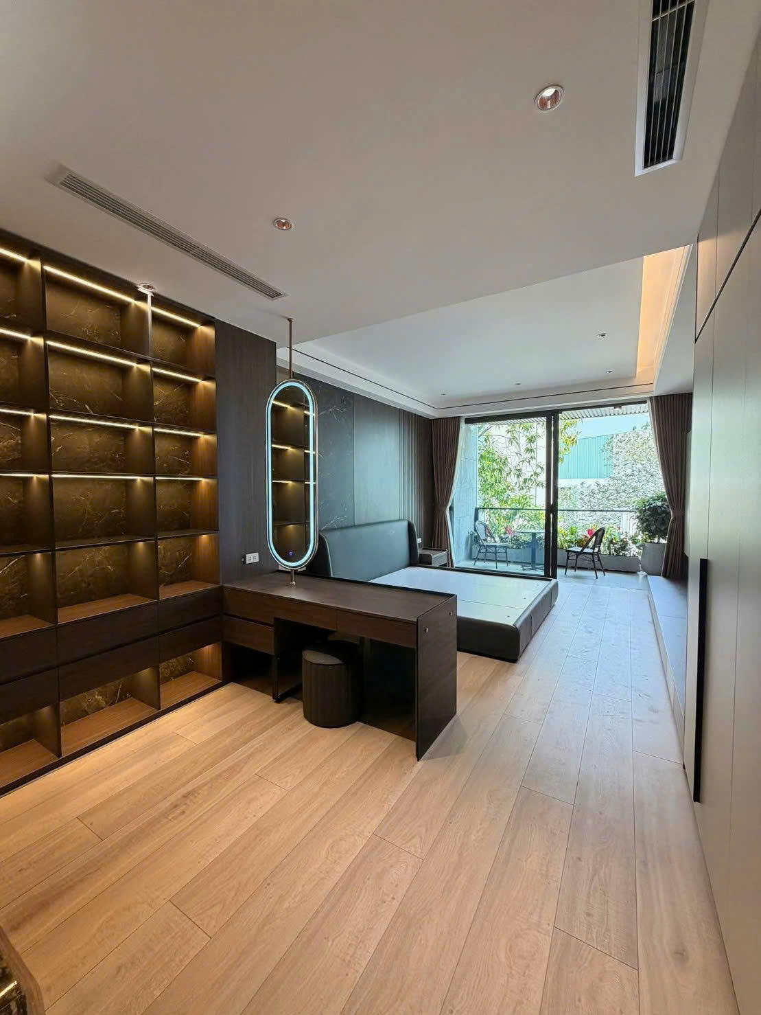 Bán nhà tái định cư Long Biên. DT 76m x 7 tầng, Cạnh Công Viên, Đường rộng, Vỉa hè. 4