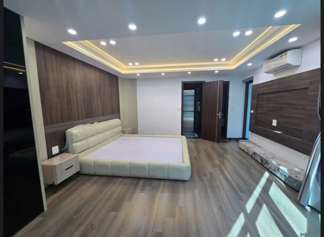 BÁN NHÀ BA ĐÌNH - ĐỘI CẤN  PHÂN LÔ Ô TÔ TRÁNH - MẶT TIỀN RỘNG 4