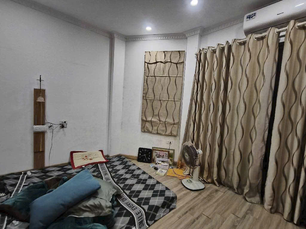 BÁN NHÀ MẶT NGÕ BÁT KHỐI Ô TÔ THÔNG - KINH DOANH NHỎ - LÔ GÓC HAI THOÁNG 4