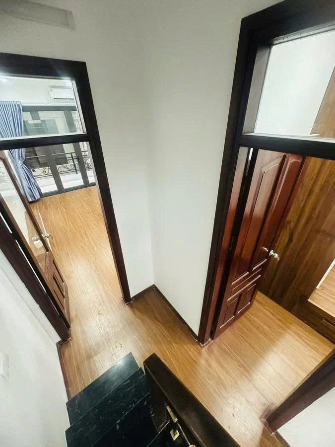 Hiếm nhà đẹp 4 tầng mặt phố Nguyễn Viết Xuân, 34m2, mặt tiền 3.3m, 2 mặt đường, kinh doanh, giá 12. 4