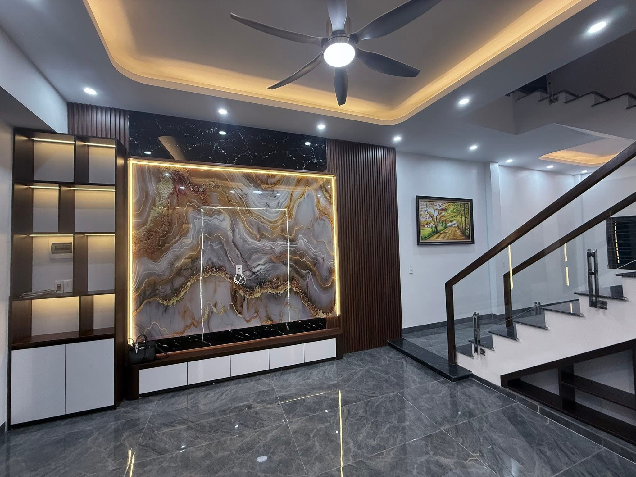 Bán căn nhà ngõ phố Rặng Nhãn, ph Bình Hàn, TP HD, 48m2, 3 tầng, 3 ngủ, đã có nội thất 4