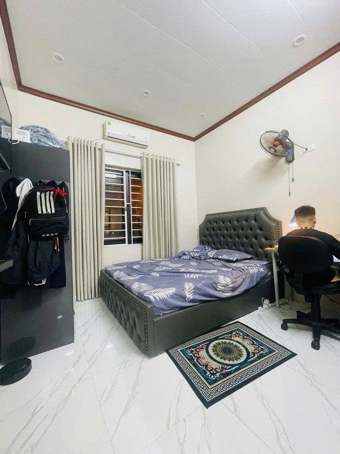 Bán gấp nhà 2 tầng mặt phố Bế Văn Đàn, 53m2, mặt tiền 3.3m, 2 mặt thoáng, kinh doanh, giá 16 tỷ 4