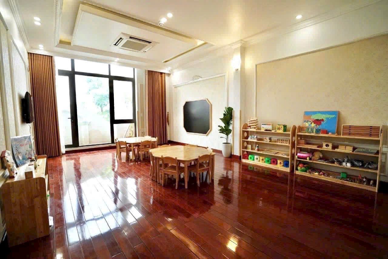 Bán căn nhà cực Vip khu Đông Nam Cường, TP Hải Dương, 136m2, mt 8m, 4 tầng, view hồ 5