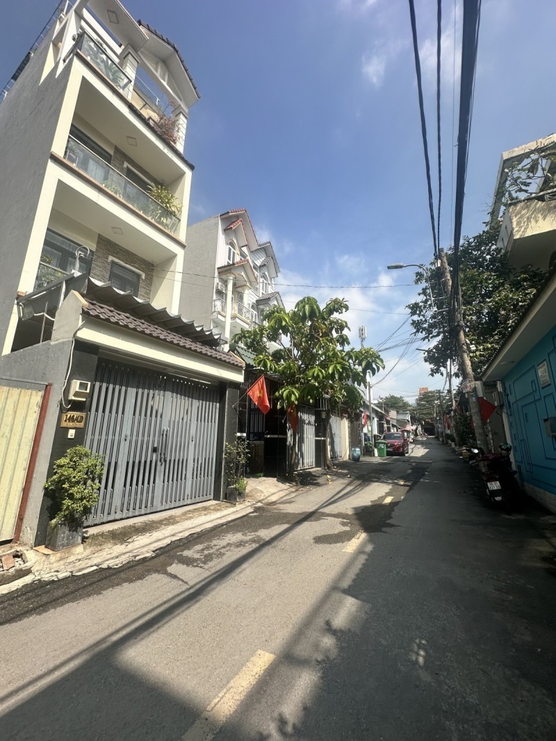 Bán nhà  đường Lã Xuân Oai, Tăng Nhơn Phú A,  Q.9, Thủ Đức, TP HCM. DT 52m2, 4PN. Giá  6.6 tỷ. 5