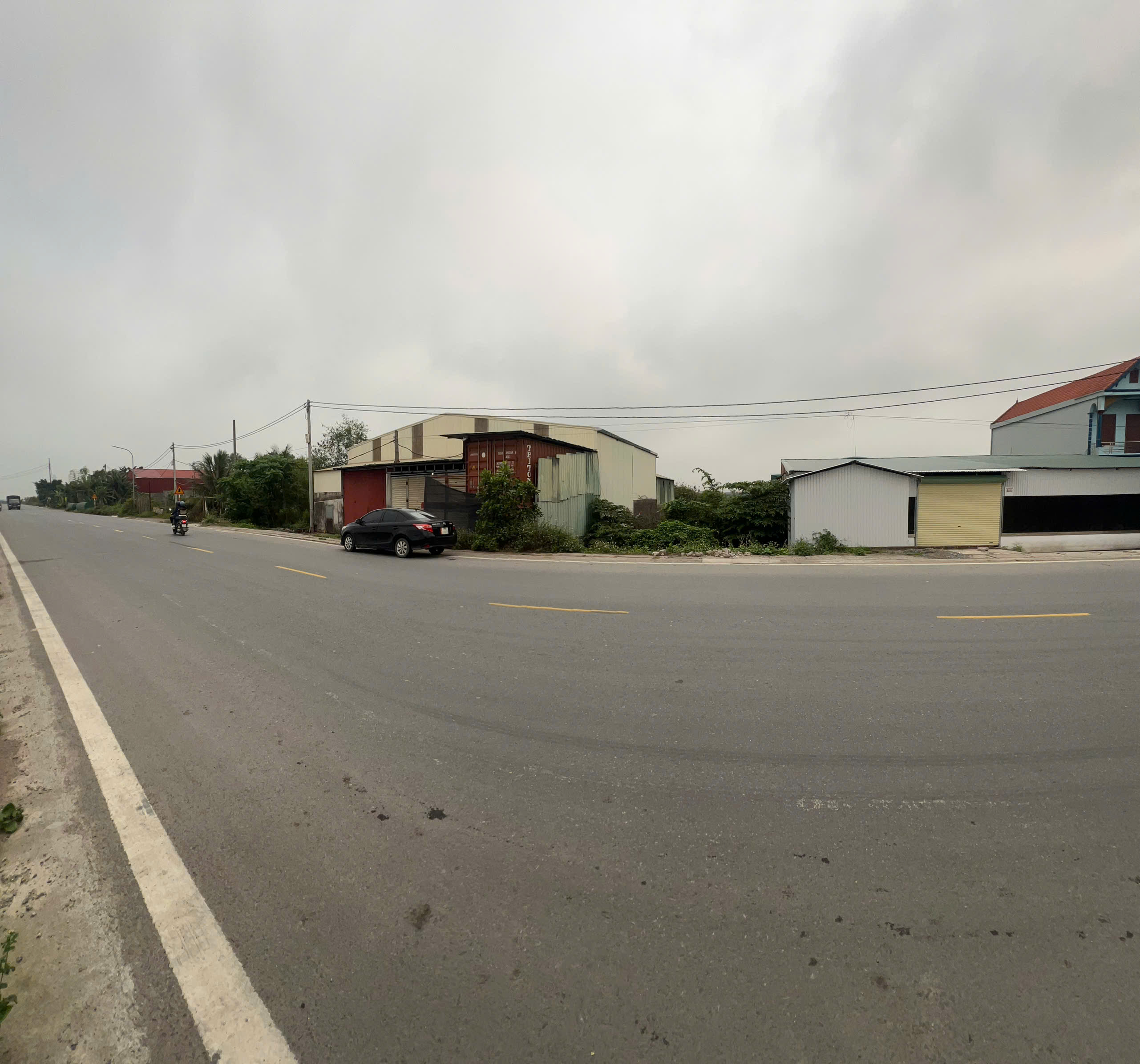 Chính chủ gửi bán 1 lô tại trục chính Văn Lâm đẹp như tranh vẽ. Lh: 0835459289