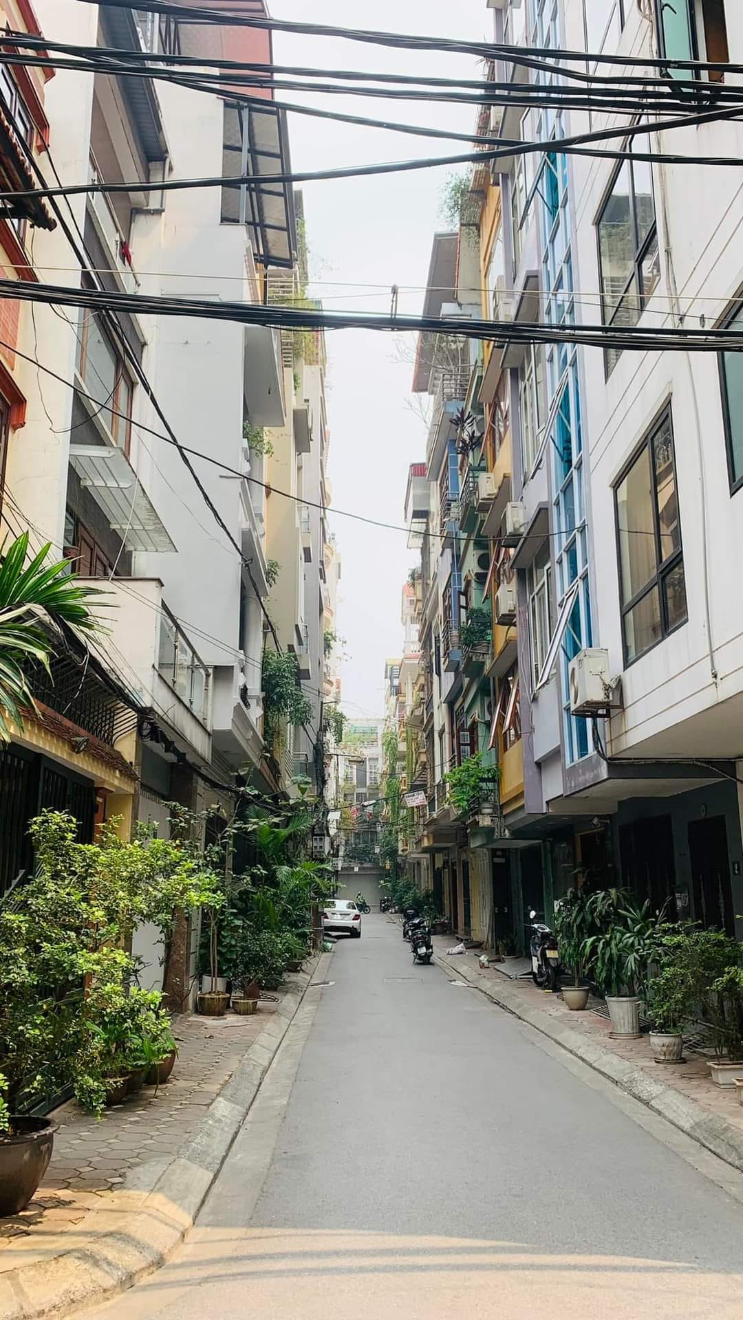 Ngõ 91 Nguyễn Chí Thanh, nhà mới 7 tầng thang máy, DT 40m2 phân lô vỉa hè ô tô tránh, dân trí cao