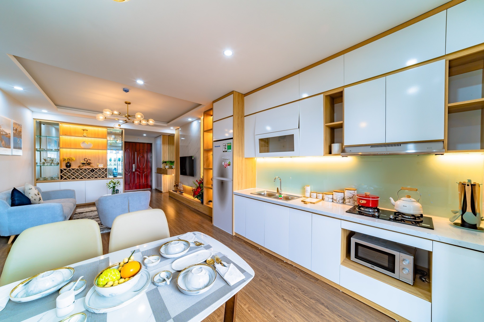 Bán ngoại giao căn góc 2PN tầng trung giá 1,6tỷ - view sân vận động, có HTLS 0%, sắp bàn giao 2