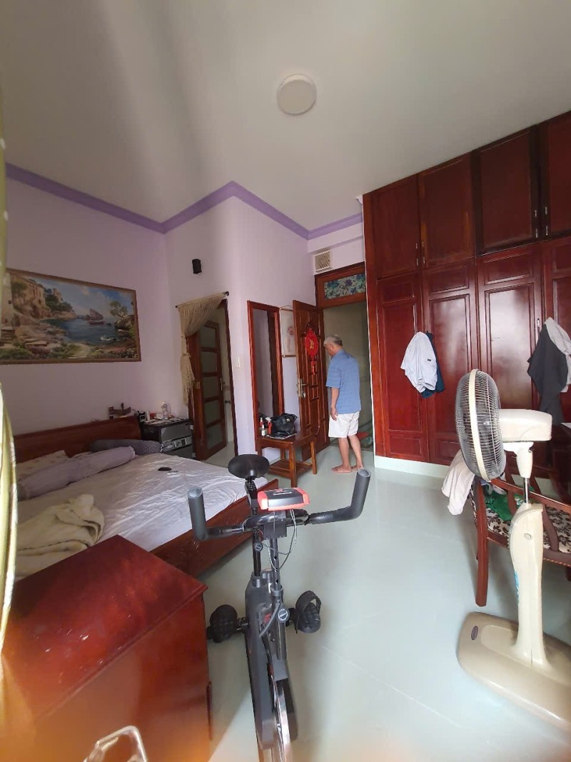 Bán Biệt Thự đường số 13, Phường An Khánh,  Q2, Thủ Đức, TP HCM. DT  210m2, 3 tầng,  4PN, Sổ Hồng, 4