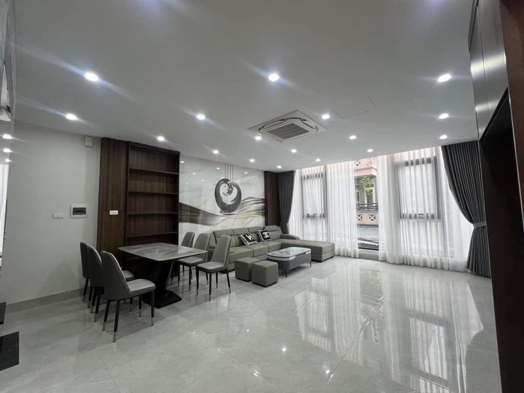 Bán nhà Văn Cao, Ba Đình, phân lô, vỉa hè ô tô tránh, 5 tầng mới đẹp về ở ngay. Giá 21 tỷ 3