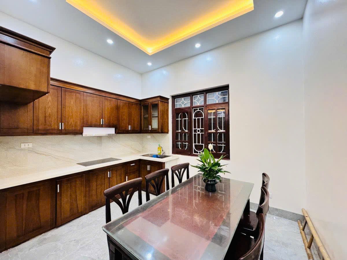 Bán nhà Đội Cấn, Ba Đình, dt 48m, ngõ rộng, cách 10m ra mặt phố, vài bước ra hồ. Giá 12 tỷ 2