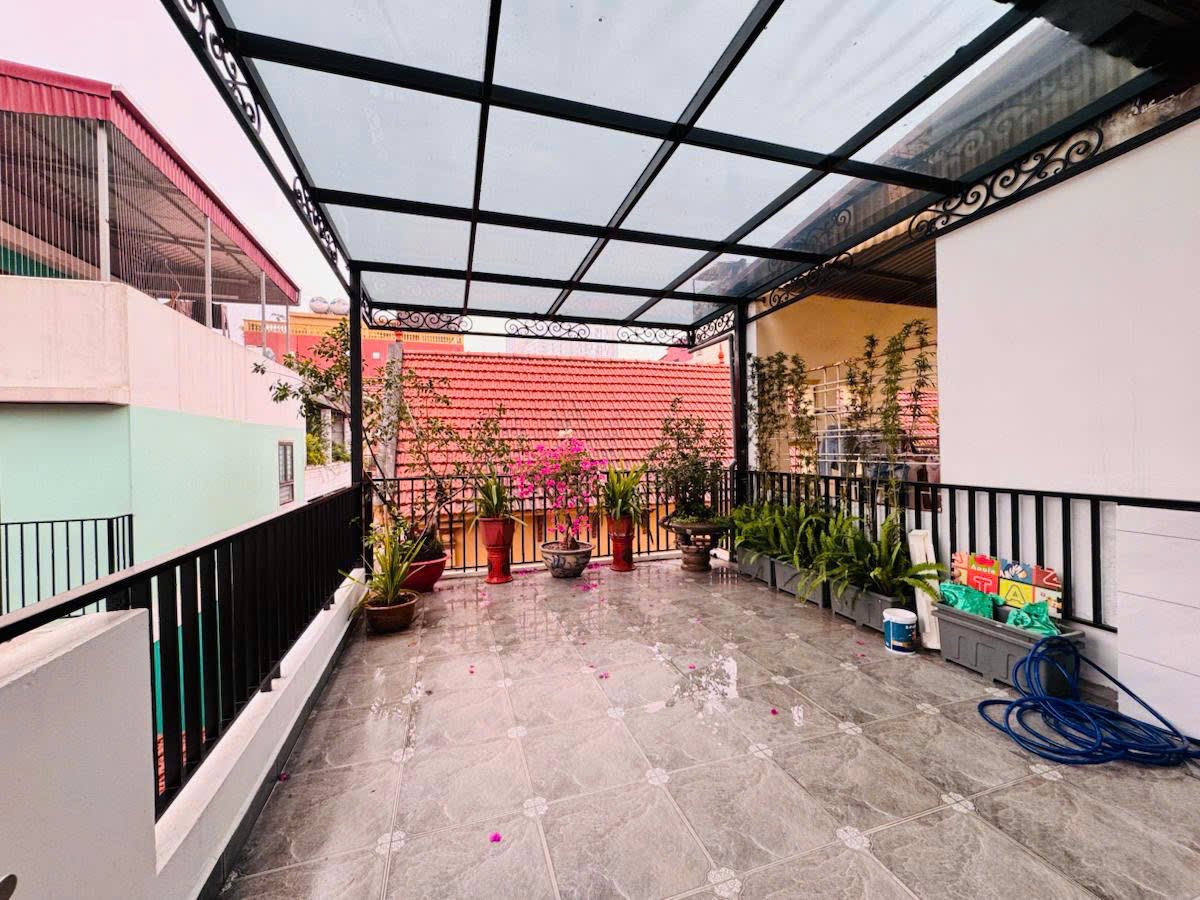 Bán nhà Đội Cấn, Ba Đình, dt 48m, ngõ rộng, cách 10m ra mặt phố, vài bước ra hồ. Giá 12 tỷ 5