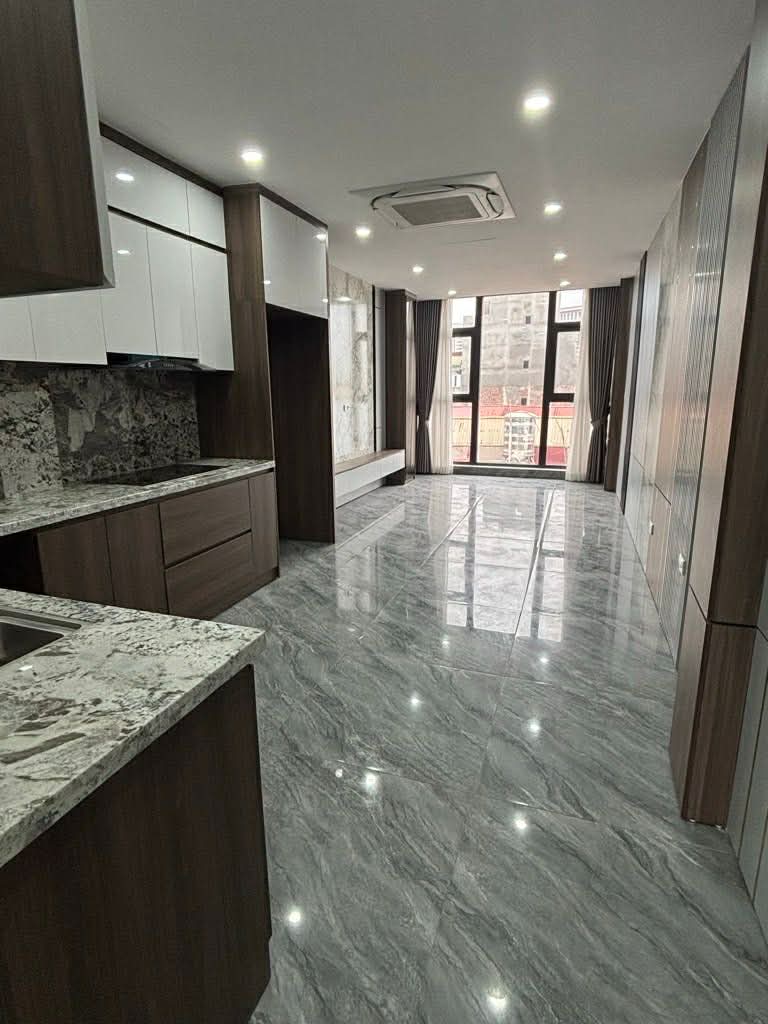 bán nhà Ngọc Thuỵ, 6 tầng thang máy, ôtô đỗ cửa, thoáng trước sau 2