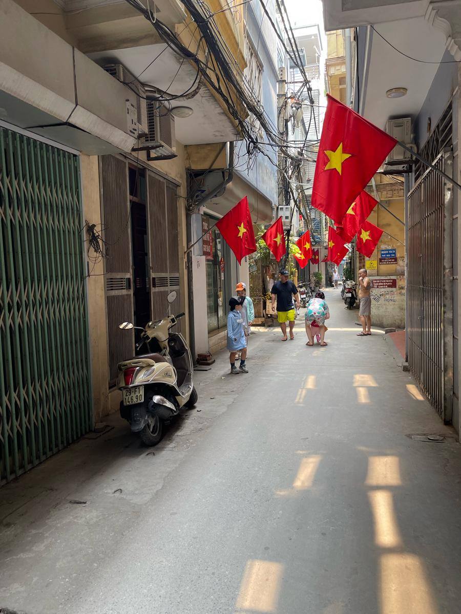 Bán nhà 2 tầng Đào Tấn, Ba Đình, dt 95m, gần phố, xây CCMN cực đẹp. Giá 22.9 tỷ 2