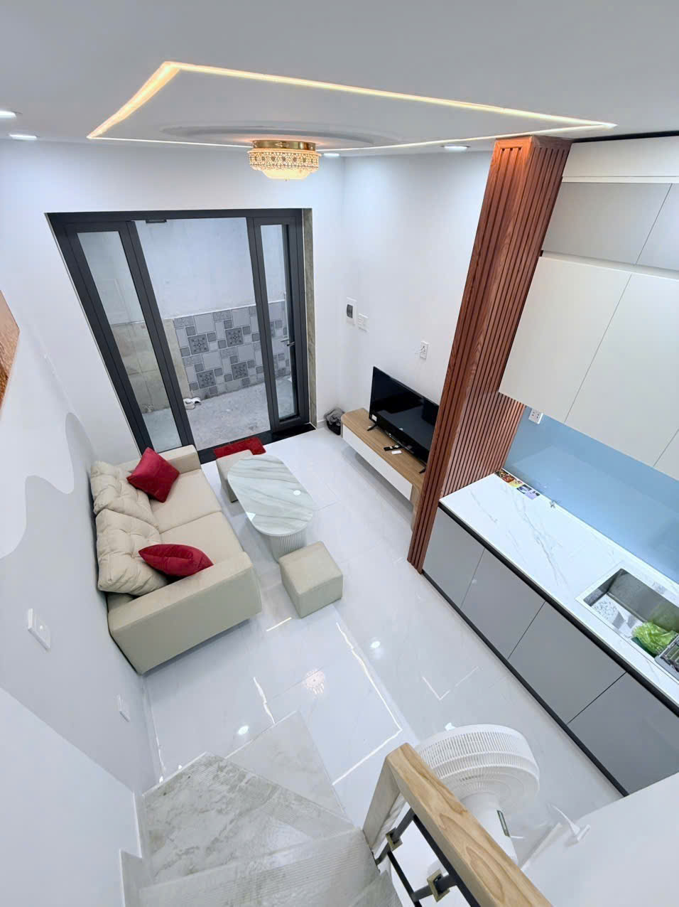 NHỎ XINH GIÁ MỀM NGAY LŨY BÁN BÍCH 3 TẦNG 2PN 3WC CHỈ 2.2 TỶ 4