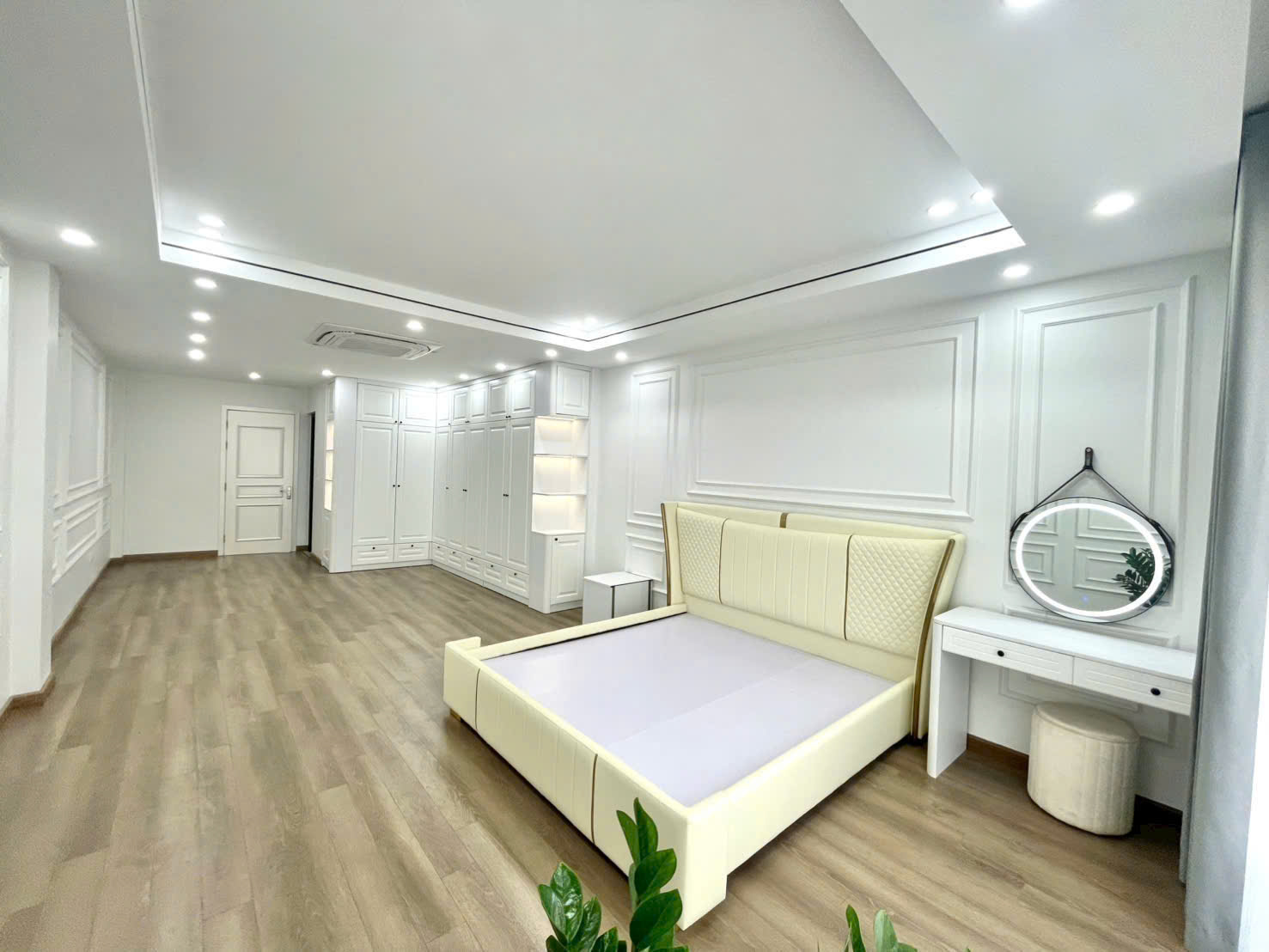 Bán nhà Tái định cư Phường Long Biên. Ô tô tránh - Vỉa hè - Kinh Doanh. Lh 0965858116 5