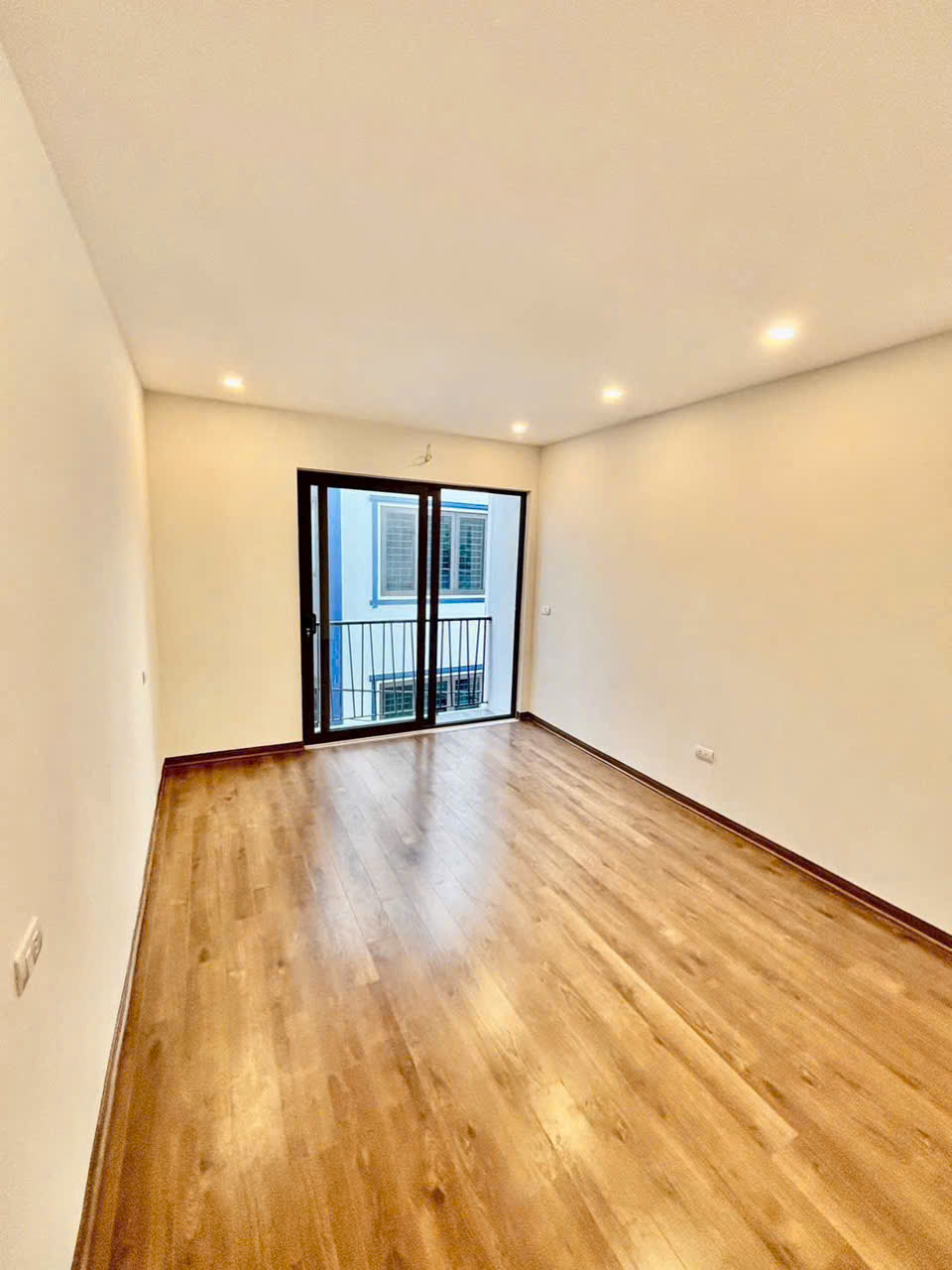 BÁN NHÀ PHỐ TRẠM 6 TẦNG NGAY CẠNH CẦU VĨNH TUY - NGÕ CỰC NÔNG. 5