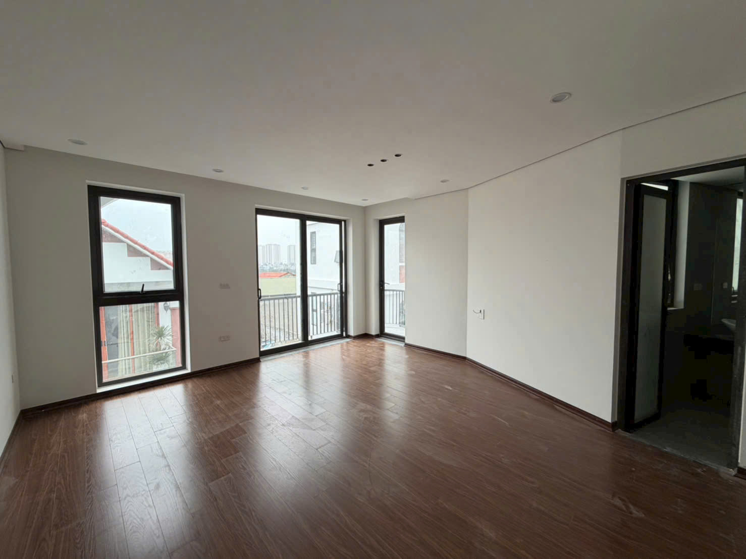 Bán Nhà Thạch Bàn - Cổ Linh, Lô Góc 50m x 6 Tầng Thang Máy - Ngõ thông Ô Tô Vào Nhà. Nhỉnh 10 tỷ. 5