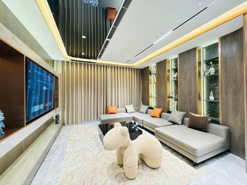 BÁN NHÀ MẶT CHỢ THẠCH BÀN -CỔ LINH -KINH DOANH- VỈA HÈ -OTO TRÁNH - THANG MÁY. 5