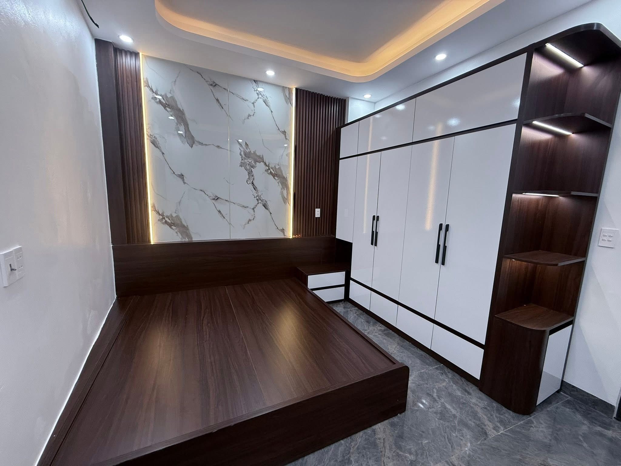 Bán căn nhà ngõ phố Rặng Nhãn, ph Bình Hàn, TP HD, 48m2, 3 tầng, 3 ngủ, đã có nội thất 5