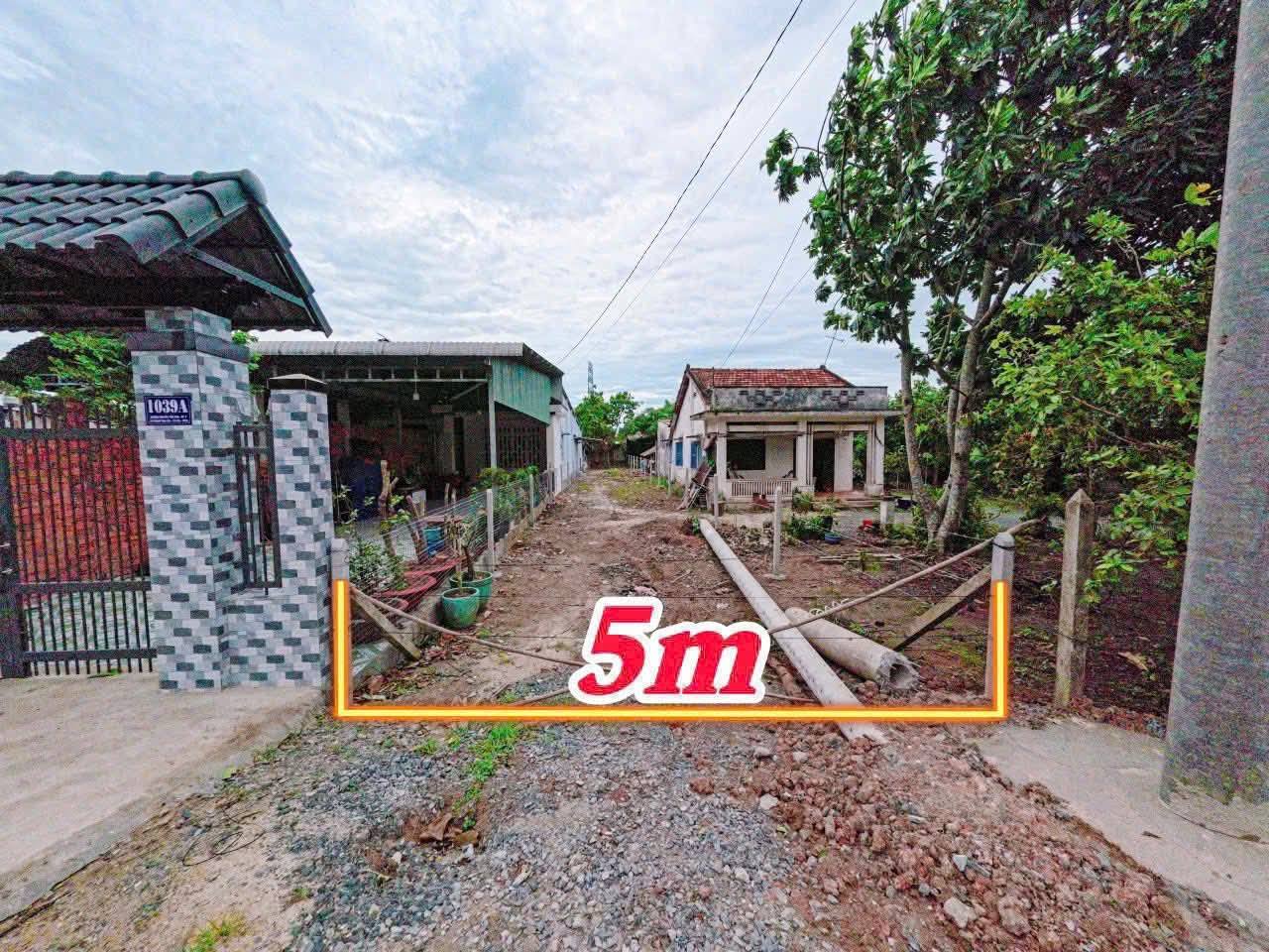 Bán đất mặt tiền Nguyễn Văn Khạ ,xã Phạm Văn Cội dt 270m2 (136m2 thổ cư) giá 3 tỷ