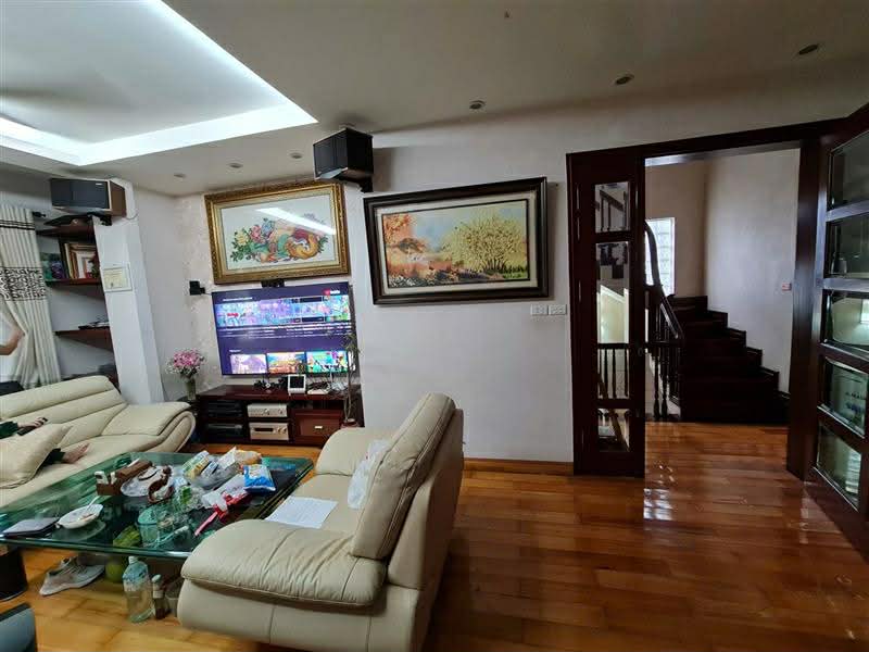 nhà đẹp Lâm Hạ, lô góc, mặt tiền 17m , ôtô tránh, gần bệnh viện Tâm Anh 2