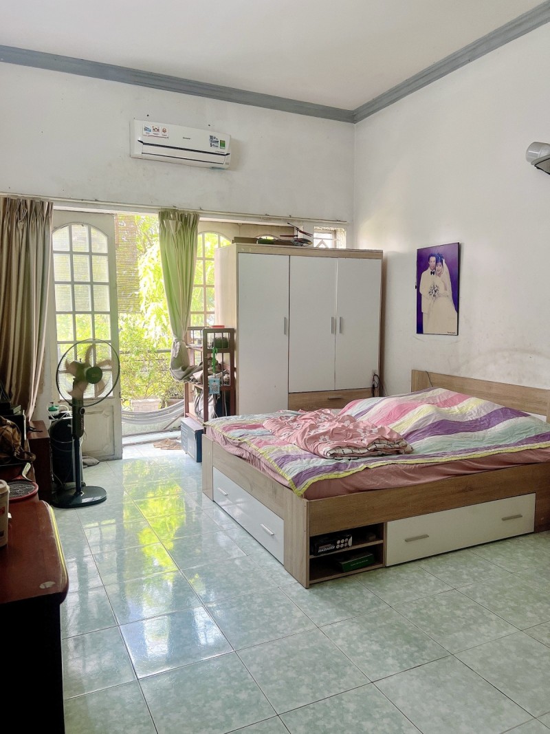 Bán nhà đường số 9, Hiệp Bình Chánh, Thủ Đức, TP HCM. DT 90m2, 3 tầng. Giá 9.25 tỷ. 4