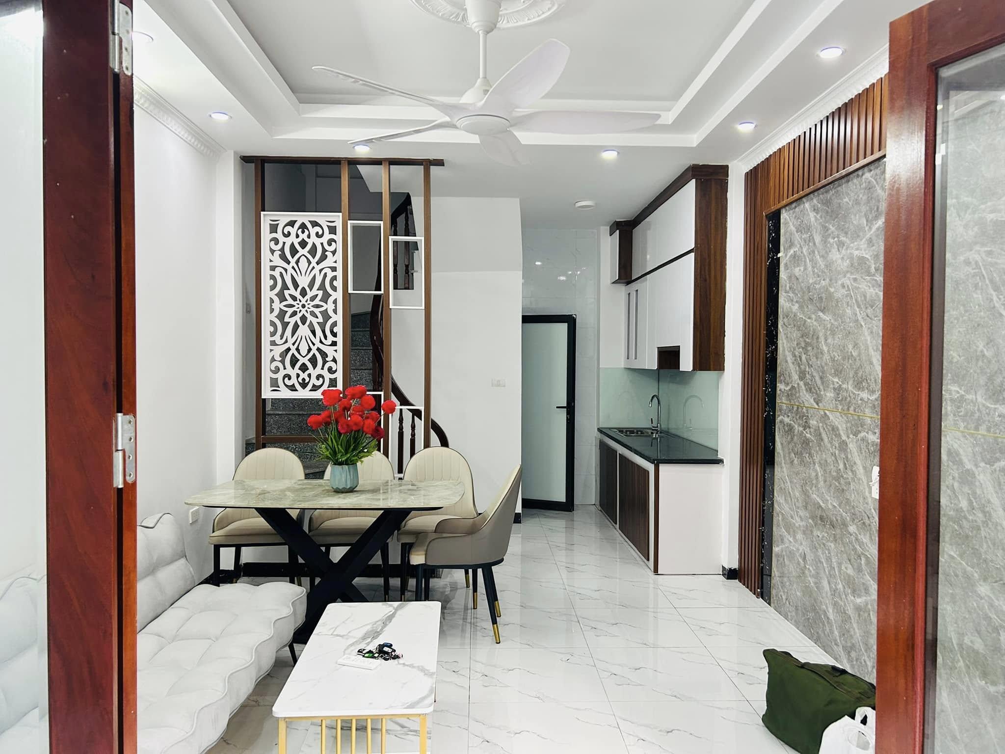 BÁN NHÀ PHÚC LỢI 5 TẦNG  –3 BƯỚC ĐẾN TRƯỜNG - HÀNG XÓM VIN CHỈ - 7.1 TỶ