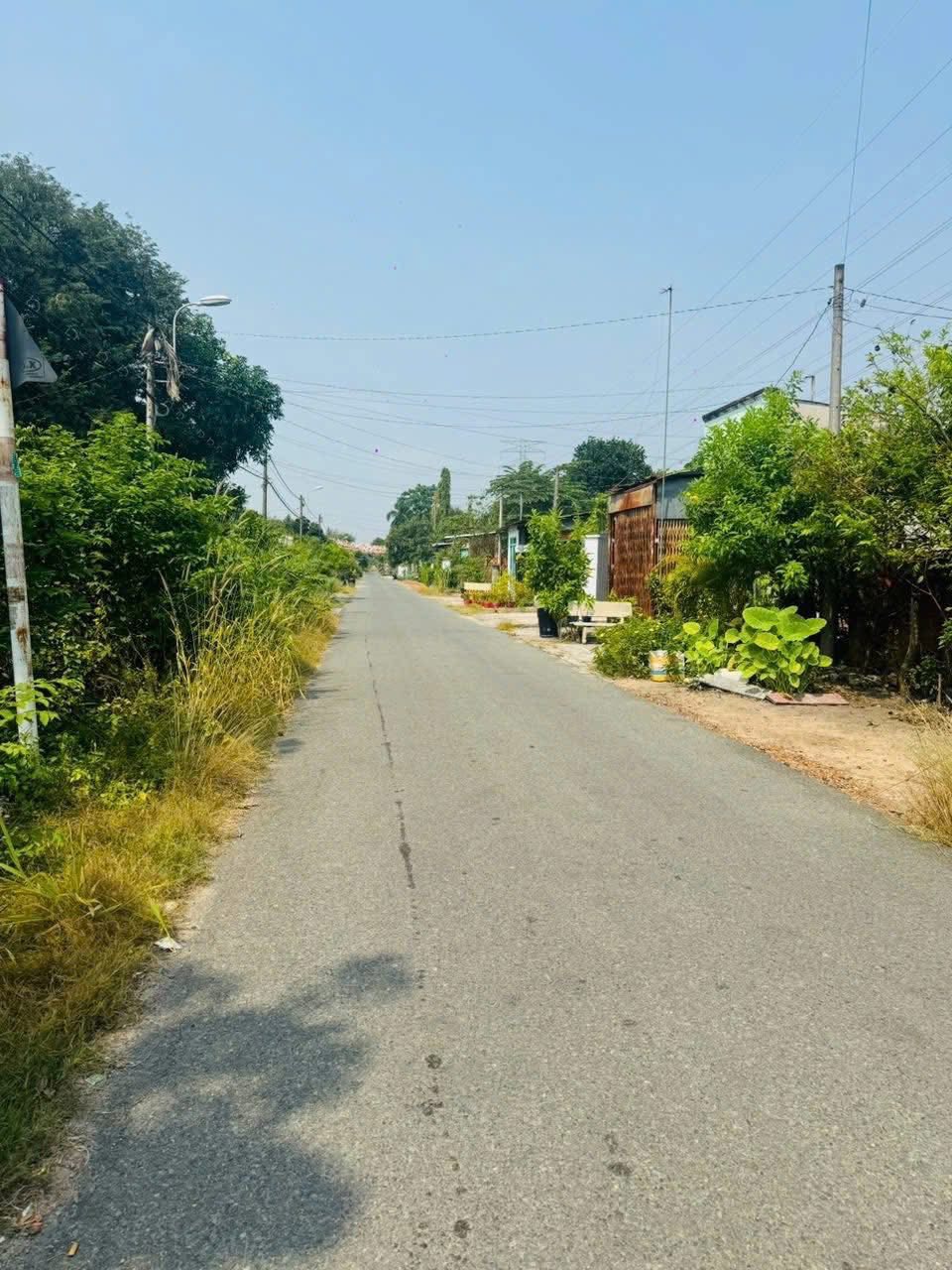 Bán đất vườn mt đường 490 xã Phạm Văn Cội dt 430m2 tặng 2 căn nhà cấp 4 giá 3,9 tỷ