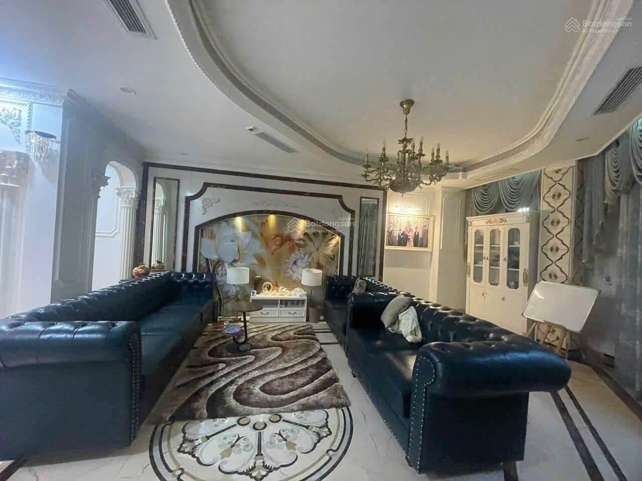 Bán nhà mặt ngõ phố Lý Nam Đế, Hoàn Kiếm, ô tô đỗ cửa, gần phố, phân lô cán bộ. Giá 20 tỷ 2