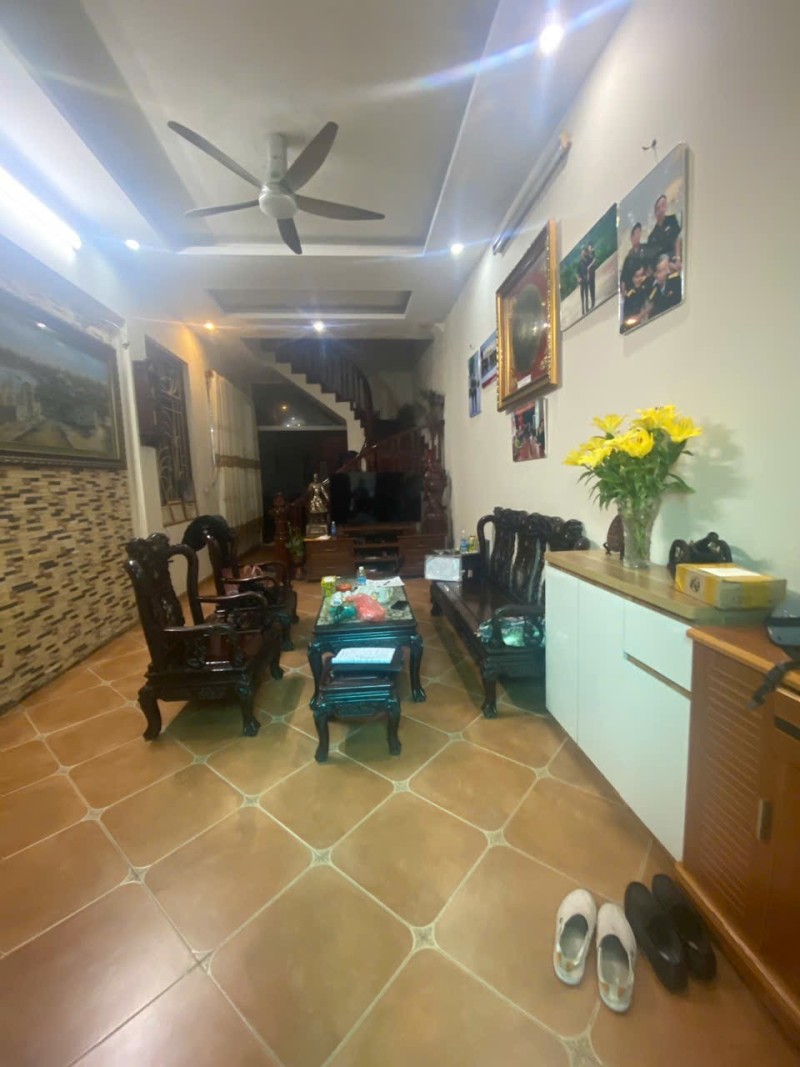 NGỌC LÂM – NHÀ NGÕ THÔNG – DIỆN TÍCH LỚN 90m² – 23.5 TỶ - VỊ TRÍ TRUNG TÂM – Ở LÂU DÀI – KHAI THÁC 5