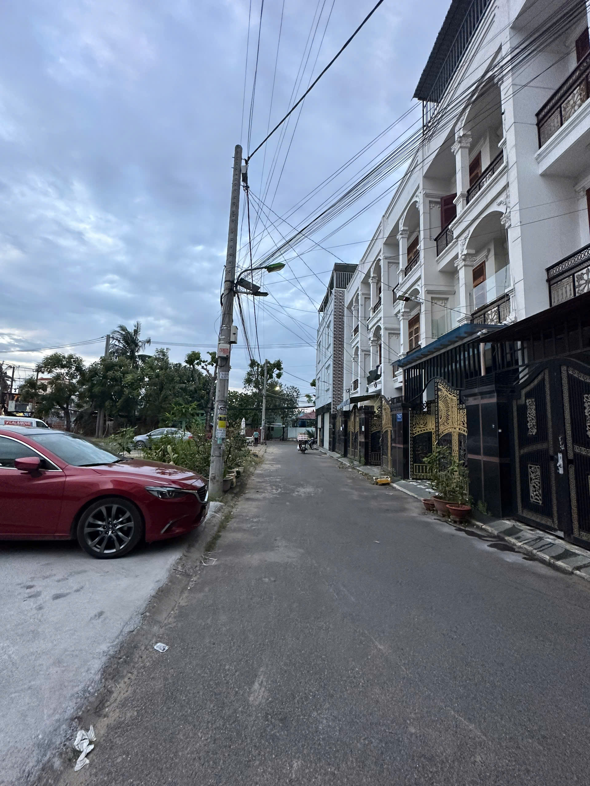 CHO THUÊ NHÀ PHỐ KHU THỦ ĐỨC VILLAGE 718 QUỐC LỘ 13, 3 LẦU, 4PN, 12TR. 5