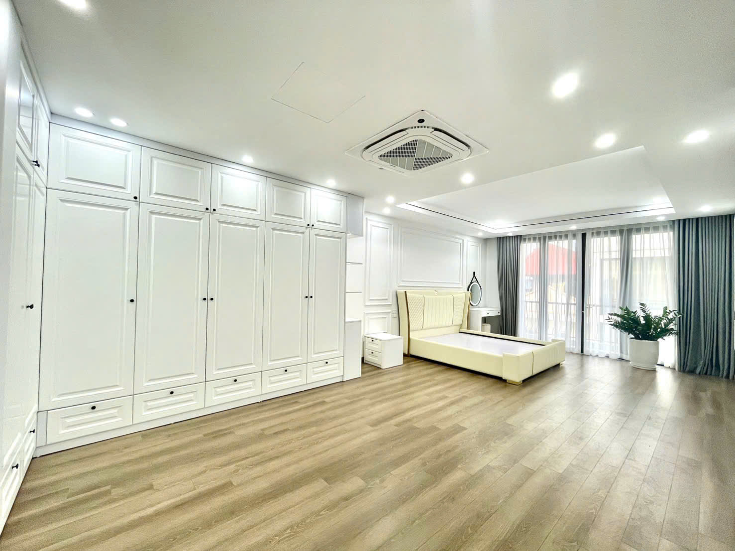 Bán nhà Tái định cư Phường Long Biên. Ô tô tránh - Vỉa hè - Kinh Doanh. Lh 0965858116 6