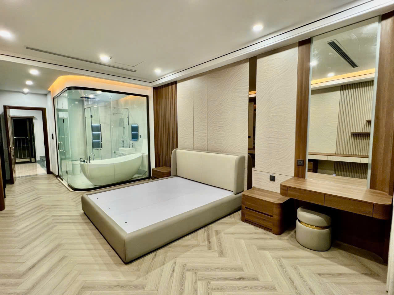 Bán nhà Ngọc Thụy - Bồ Đề - Long Biên. Gần hồ, Công Viên, Trường Học. Lh 0965858116 6