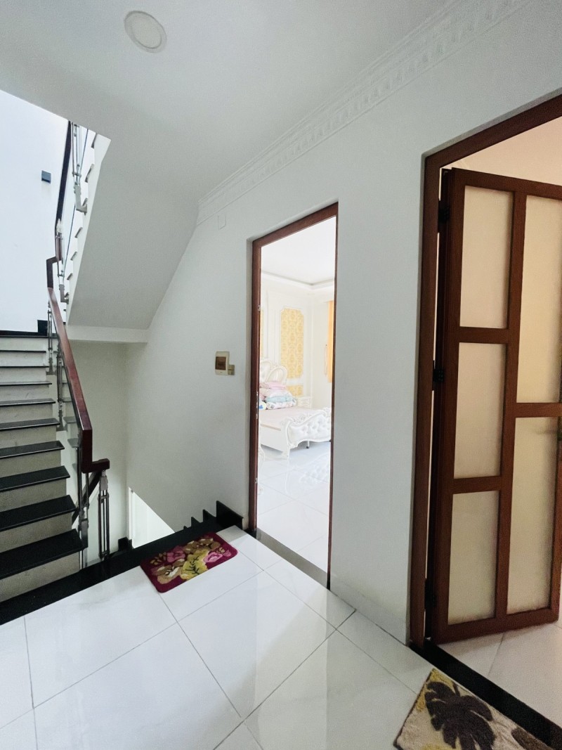 BIỆT THỰ LÊ VĂN QUỚI - 88M2 - 3 TẦNG SÂN THƯỢNG FULL NỘI THẤT CAO CẤP - CÒN 7.4 TỶ 6