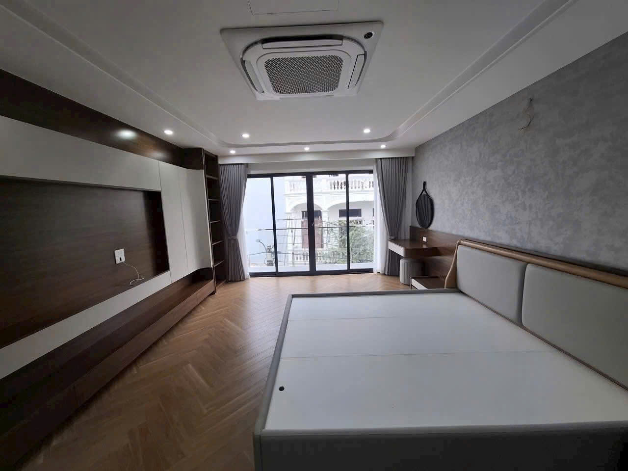 Siêu phẩm mặt ngõ thông ô tô tránh kinh doanh tại Long Biên. Gần chợ, Hồ. 6