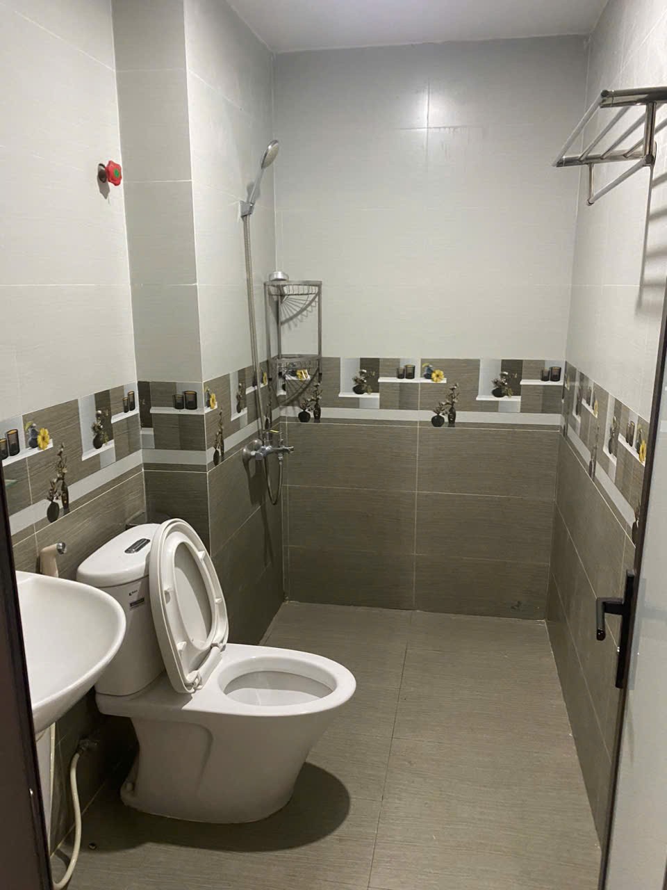 Chính chủ cho thuê Căn hộ dịch vụ giá rẻ 1N, 1K tại Ngõ 294 Kim Mã, Ba Đình. Chỉ 10tr 6