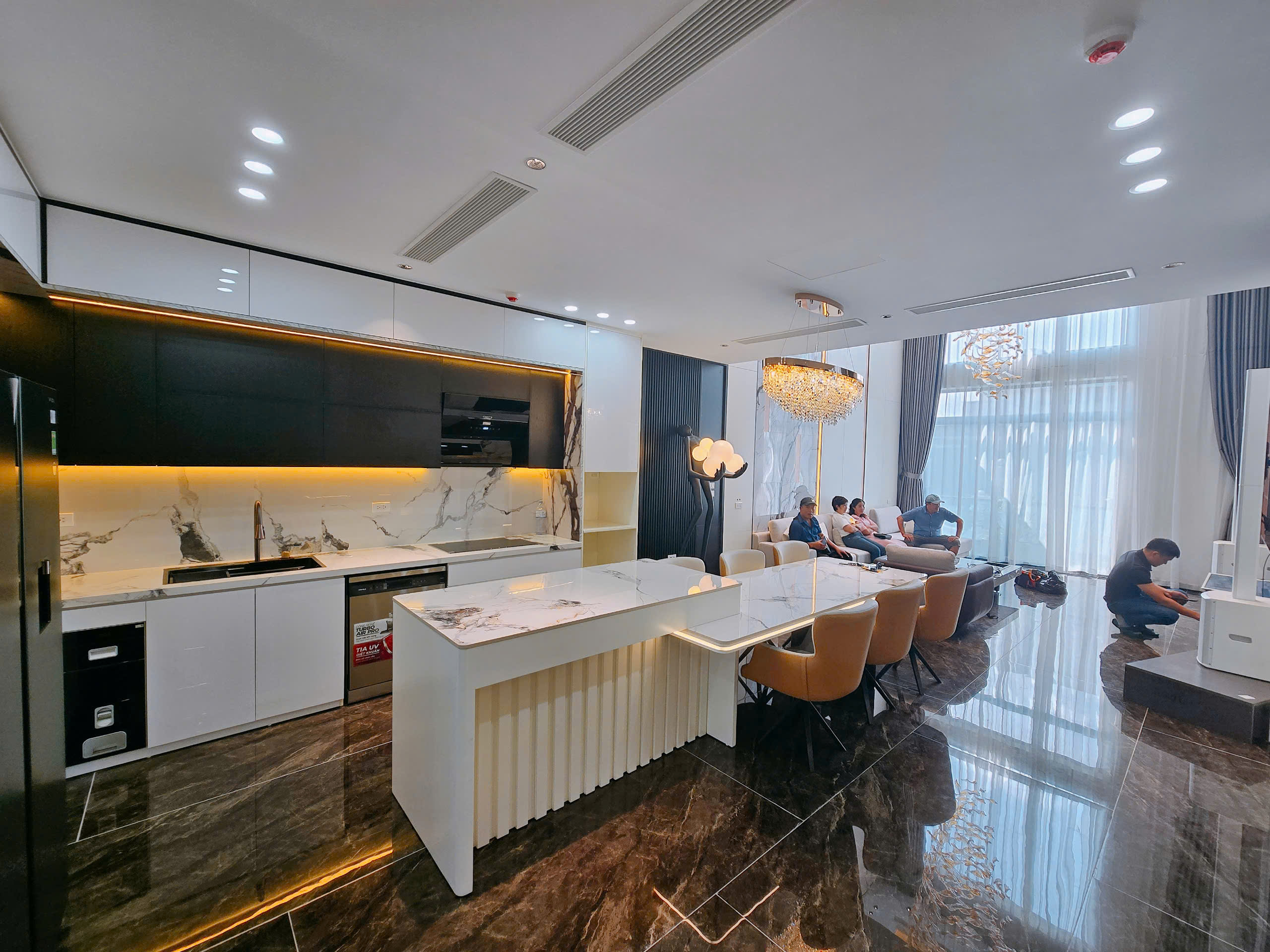 Cần bán Nhà mặt tiền Long Biên, Hà Nội, Diện tích 85m², Giá 28.9 Tỷ 6