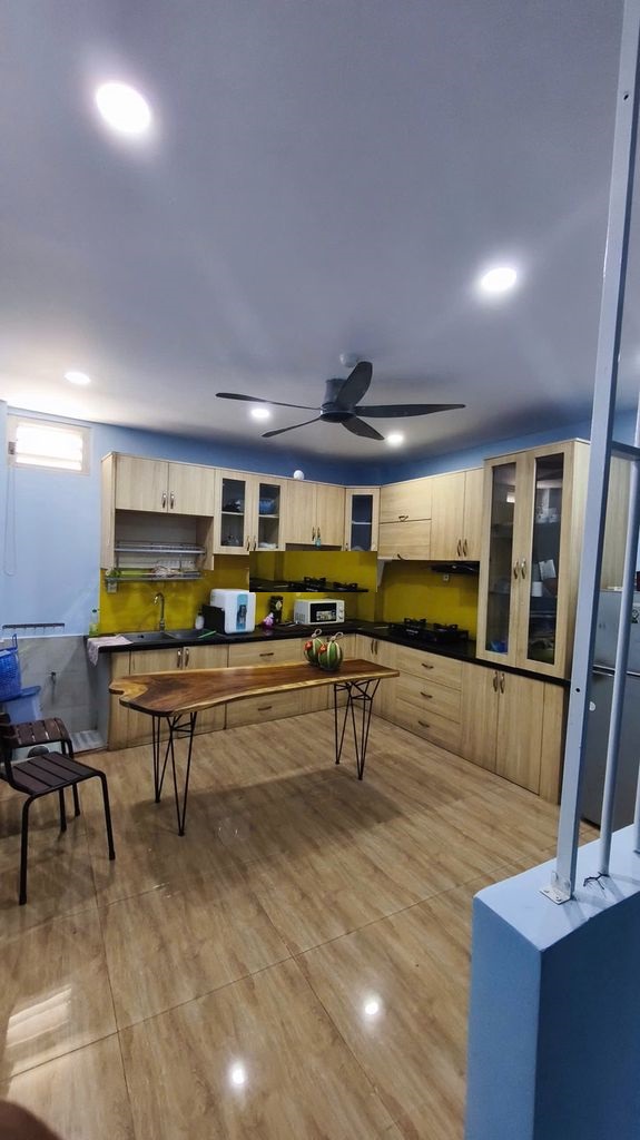 NGUYÊN CĂN HẺM XE HƠI SAU LƯNG ST MORITZ PHẠM VĂN ĐỒNG,4 TẰNG GIÁ 16TR 5