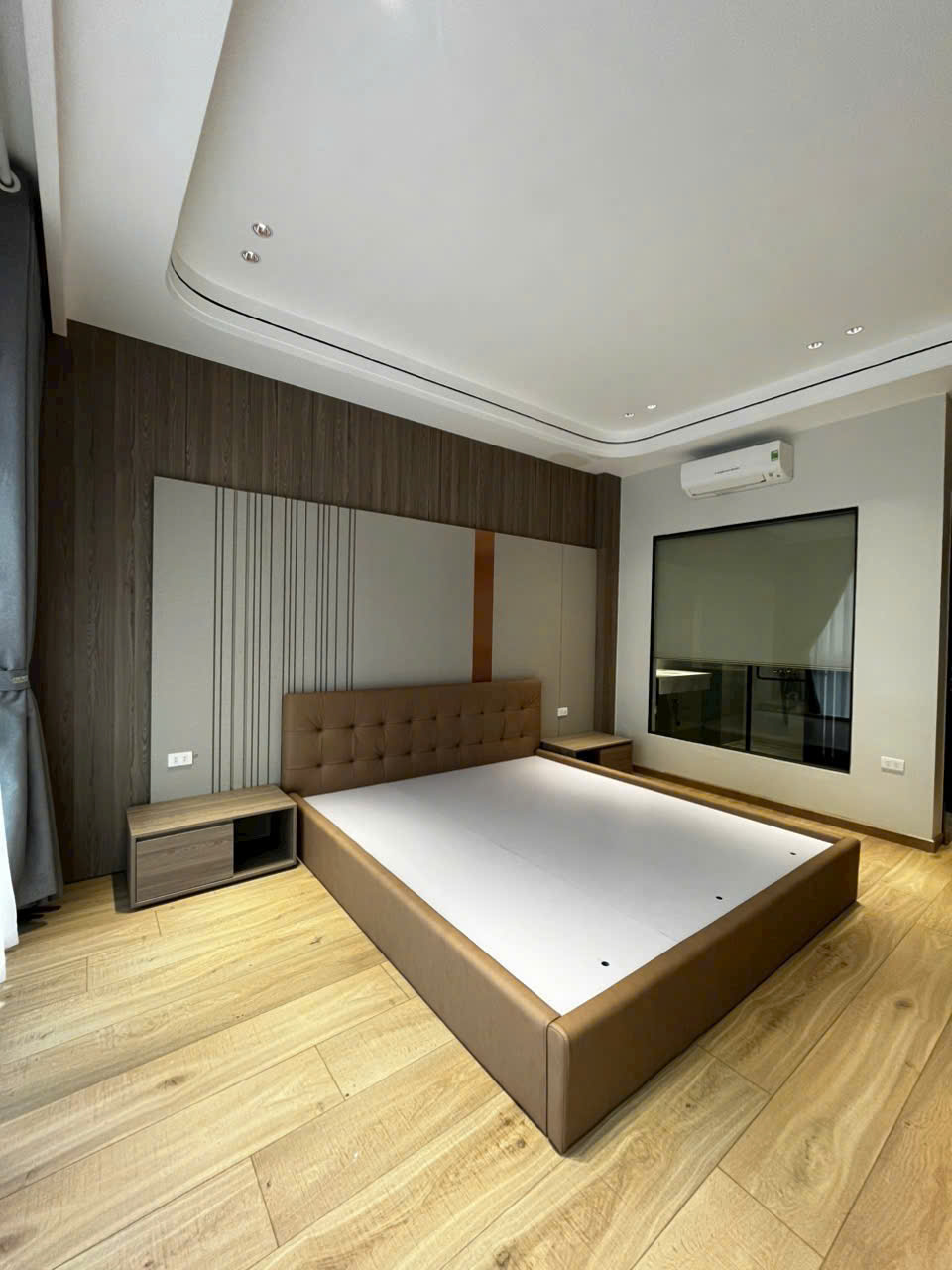 Bán nhà ngay Phố Ẩm Thực Long Biên. Gara 2 ô tô, Đường thông bàn cờ, 52m x 6T. 6