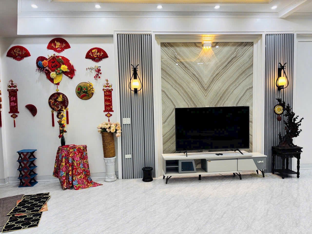 Bán căn nhà 3 tầng mặt phố KĐT Bắc Nguyễn Lương Bằng, TP HD, 63m2, mt rộng, chỉ 4.3x tỷ 7