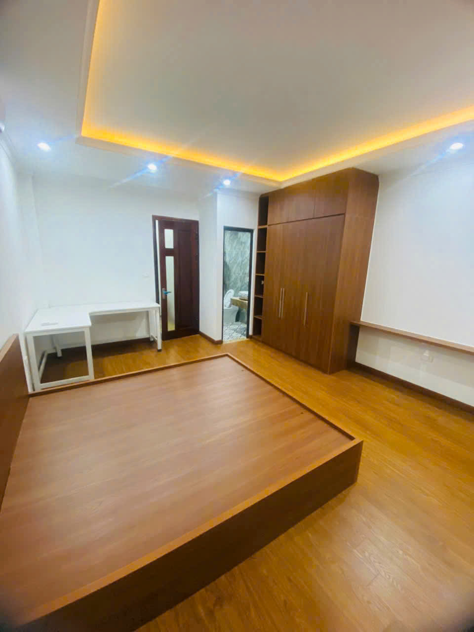 NHÀ ĐẸP 6 TẦNG XÂY ĐỘC LẬP NGAY VŨ XUÂN THIỀU - FULL NỘI THẤT - TRƯỚC NHÀ RỘNG , Ô TÔ ĐỖ 6